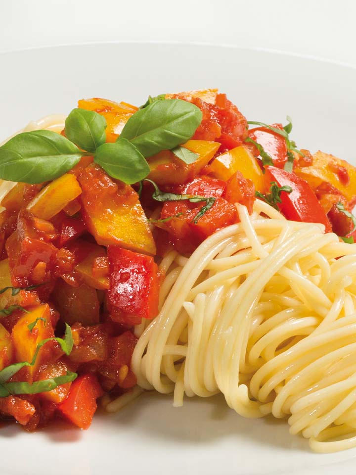 spaghetti-pasta-di-peppino-mit-paprika-tomaten-sauce